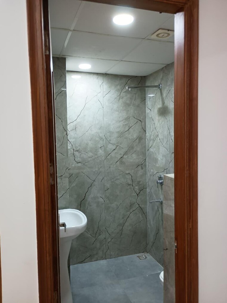 Bathroom, rps-palms 3 Bedroom 919 Sq.Ft. Apartment In Sector 88 Faridabad 9559902
