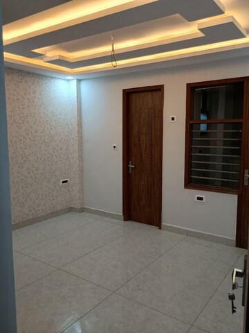Room in 3 BHK Apartment at Rps Palms, Sector 88 – for Rent