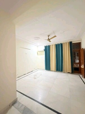 2 BHK Builder Floor For Rent in Chattarpur