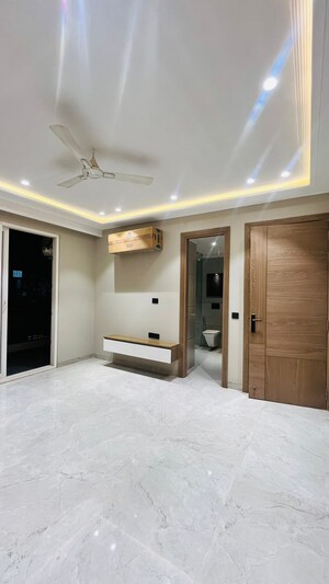 Room in 4 BHK Builder Floor at Ansal API Esencia, Sector 67 – for Sale