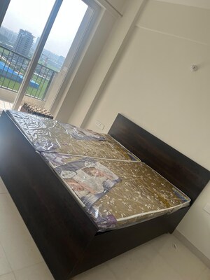 Furnished Amenities in 3 BHK Apartment at Aura Homes, Patiala Road – for Rent