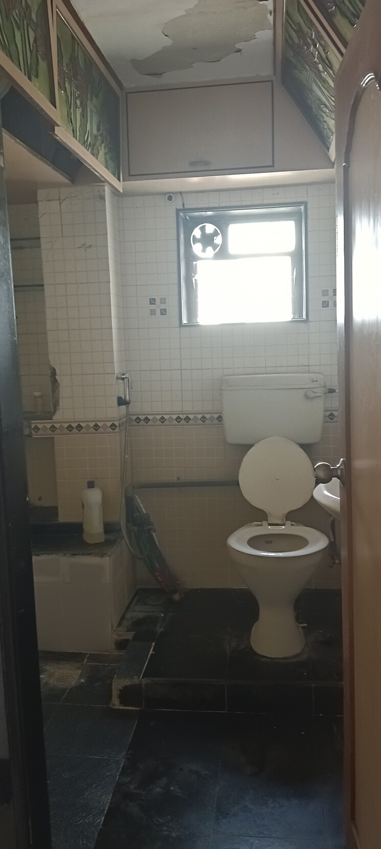 Bathroom, mangal-geeta-apartment 2 Bedroom 750 Sq.Ft. Apartment In Andheri West Mumbai 9559938