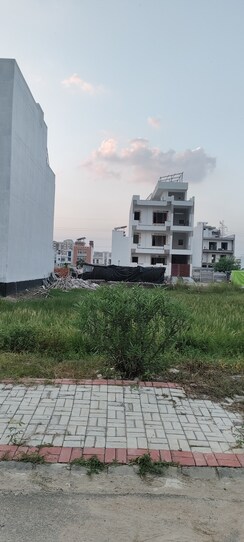 Plot For Sale in Ansal Sushant Golf city