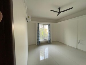 Room in 3 BHK Apartment at Hermes Waves, Kalyani Nagar – for Rent