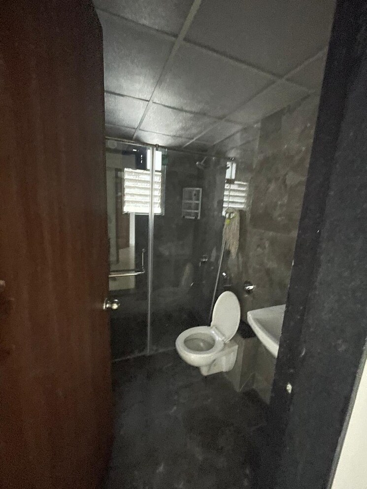 Bathroom, hermes-waves 3 Bedroom 1675 Sq.Ft. Apartment In Kalyani Nagar Pune 9559949