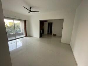 Room in 3 BHK Apartment at Hermes Waves, Kalyani Nagar – for Rent