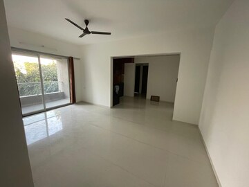 Room in 3 BHK Apartment at Hermes Waves, Kalyani Nagar – for Rent