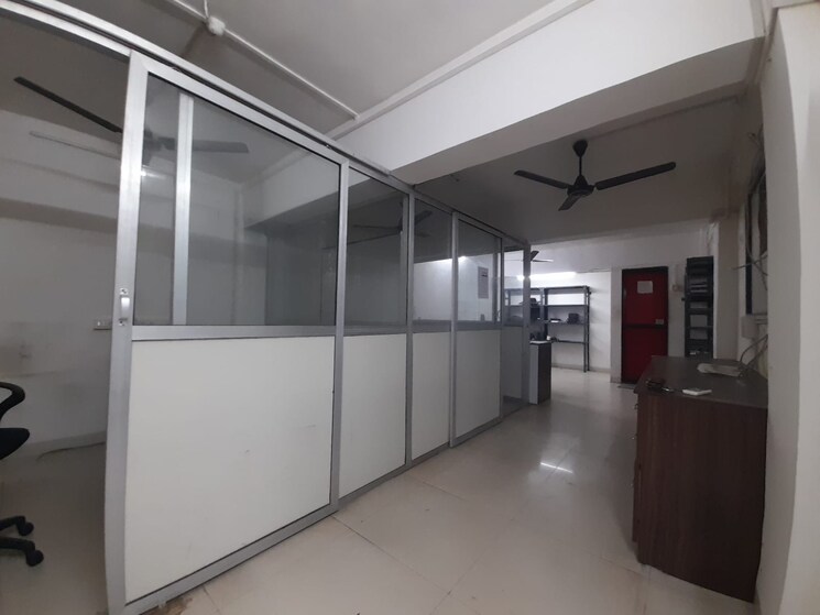 Room, goregaon east Commercial Office Space 375 Sq.Ft. In Goregaon East Mumbai 9559952