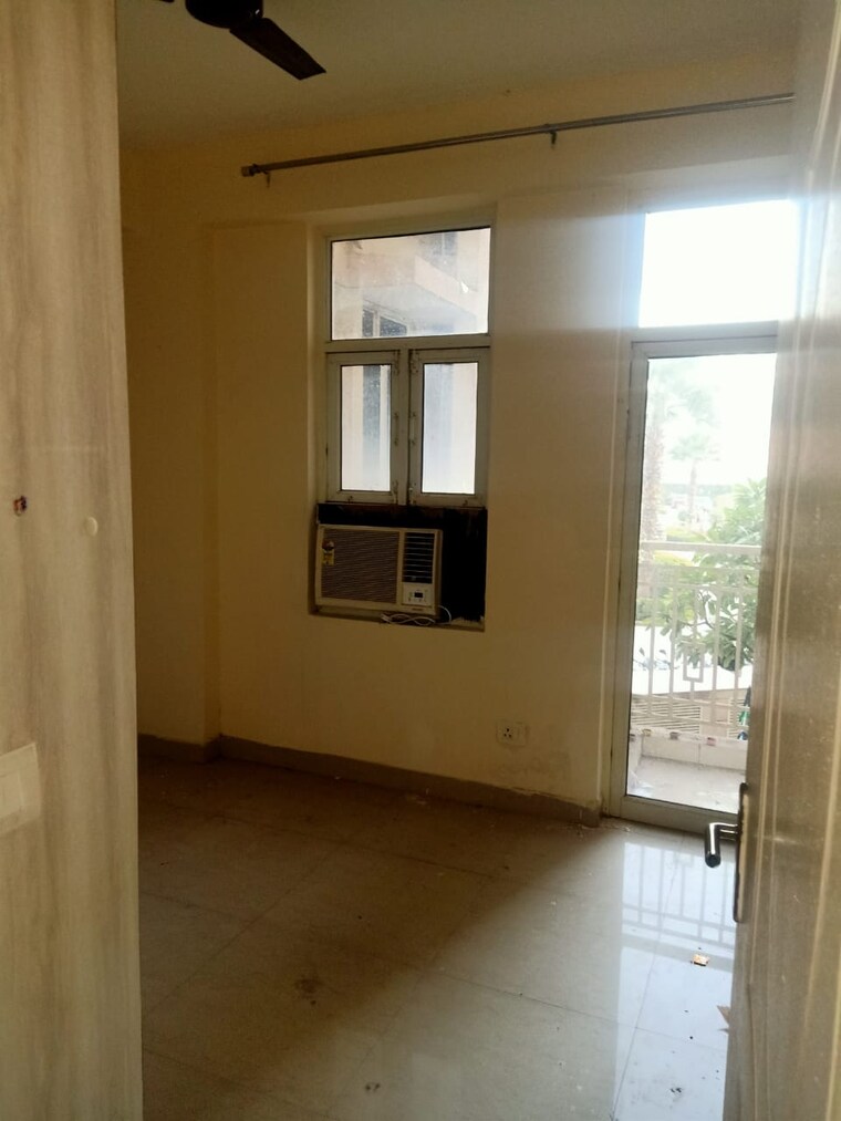 Room, shree-vardhman-mantra 2 Bedroom 800 Sq.Ft. Apartment In Sector 67 Gurgaon 9559954