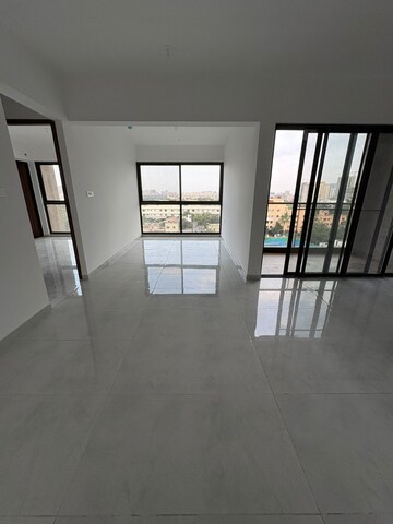 Room in 3.5 BHK Apartment at Mantra Mirari, Koregaon Park – for Sale