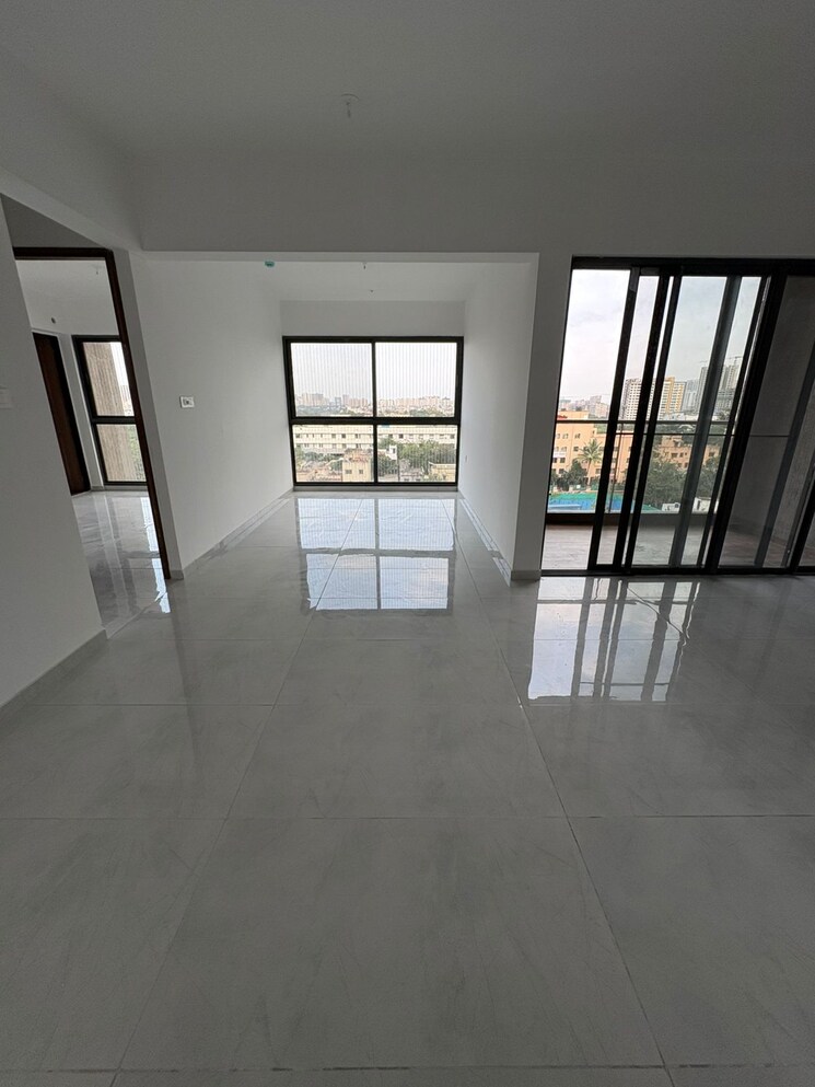 Room, mantra-mirari 3.5 Bedroom 1475 Sq.Ft. Apartment In Koregaon Park Pune 9559965