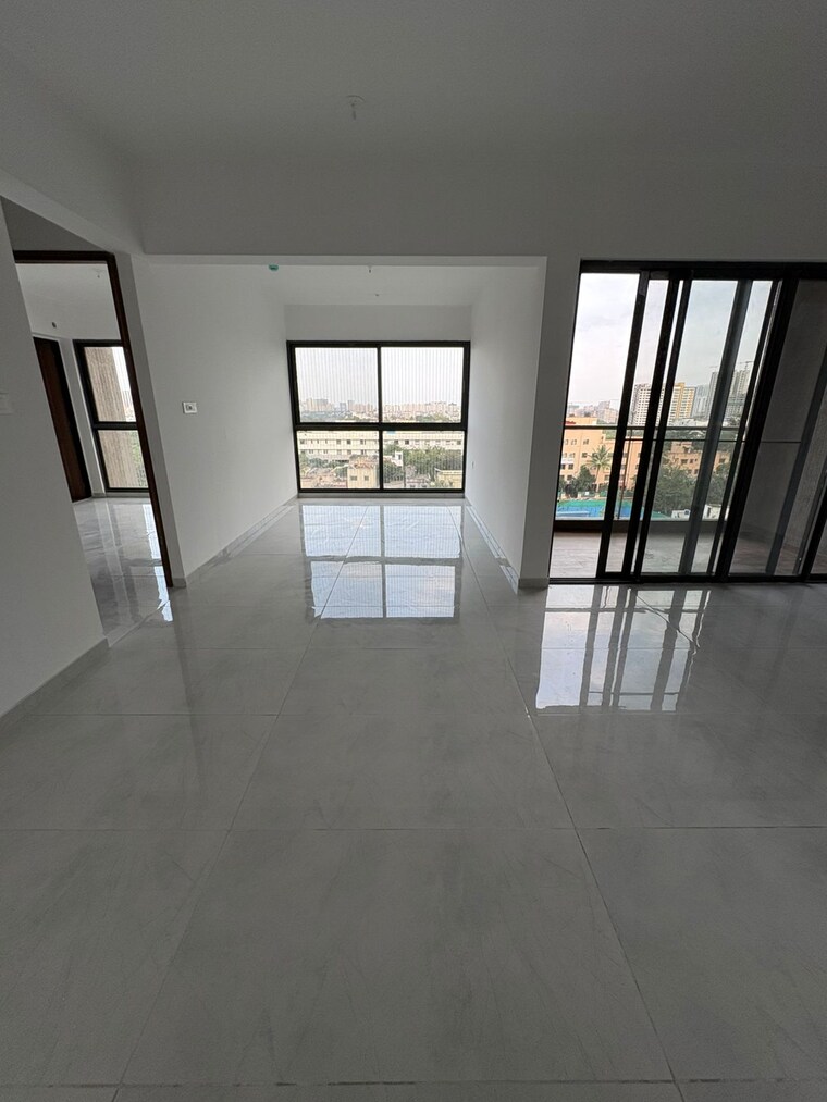 Room, mantra-mirari 3.5 Bedroom 1475 Sq.Ft. Apartment In Koregaon Park Pune 9559965