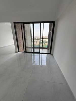 Room in 3.5 BHK Apartment at Mantra Mirari, Koregaon Park – for Sale