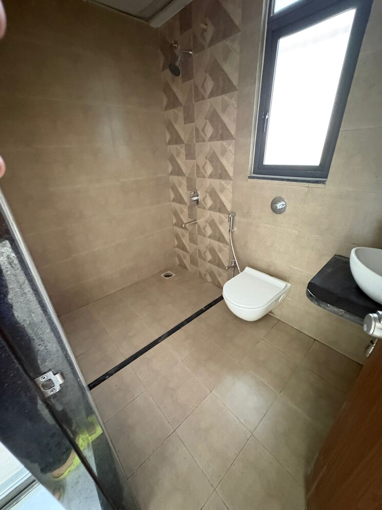 Bathroom, mantra-mirari 3.5 Bedroom 1475 Sq.Ft. Apartment In Koregaon Park Pune 9559965