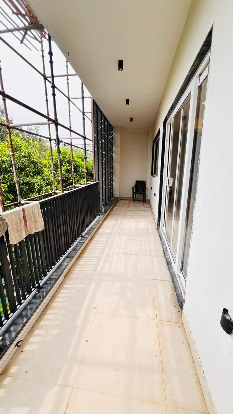 Balcony, bptp-green-oaks 4 Bedroom 280 Sq.Ft. Builder Floor In Sector 70a Gurgaon 9559964