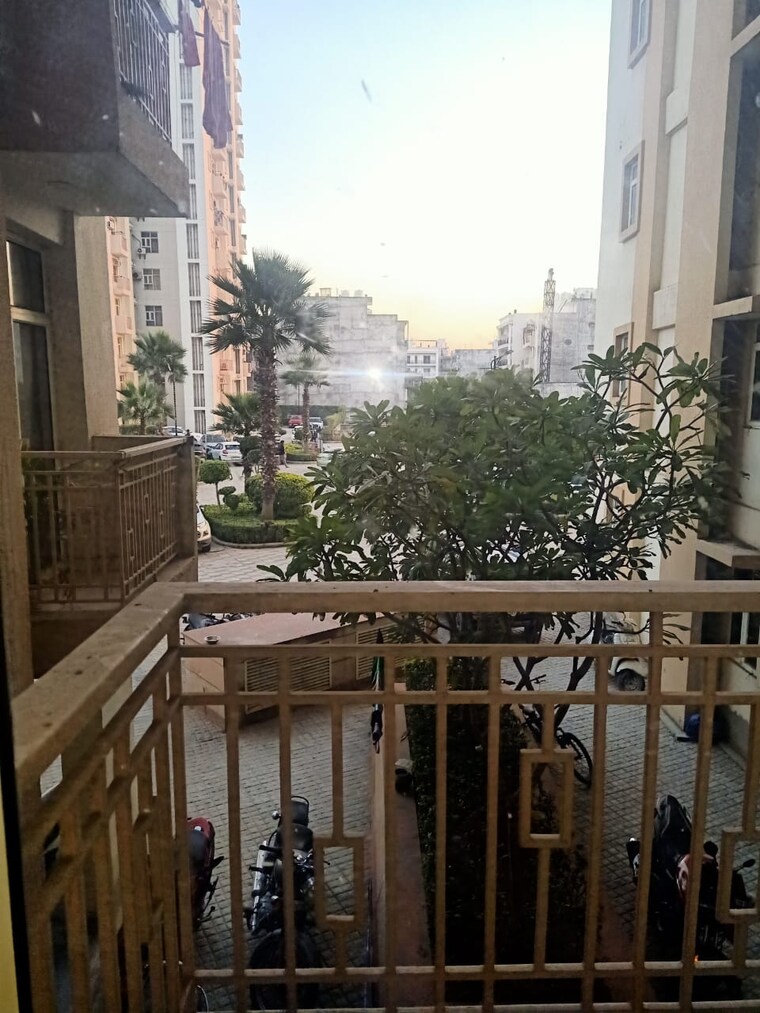 Exterior View, shree-vardhman-mantra 2 Bedroom 800 Sq.Ft. Apartment In Sector 67 Gurgaon 9559969