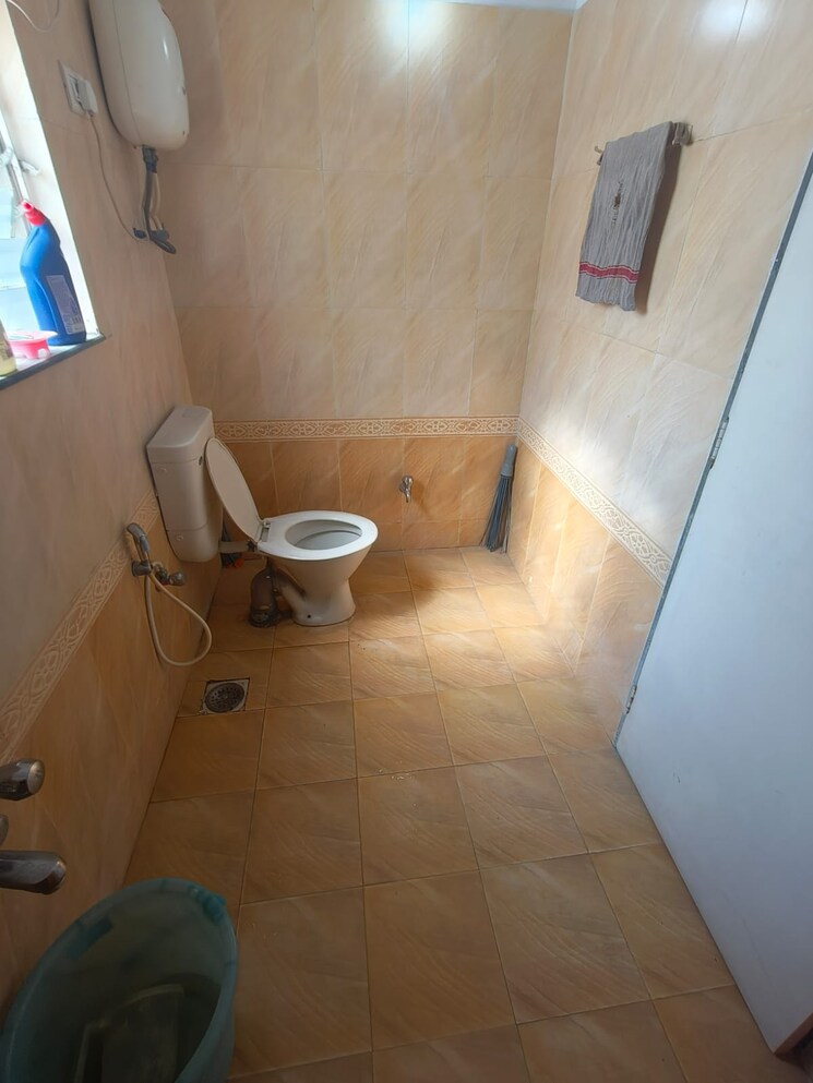 Bathroom, g-k-roseland-residency 2 Bedroom 975 Sq.Ft. Apartment In Pimple Saudagar Pune 9559979