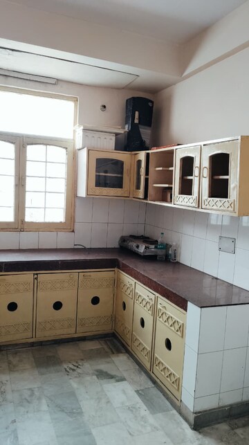 Kitchen in 3 BHK Apartment at Hazratganj – for Rent