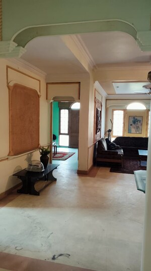 Living Room in 3 BHK Apartment at Hazratganj – for Rent