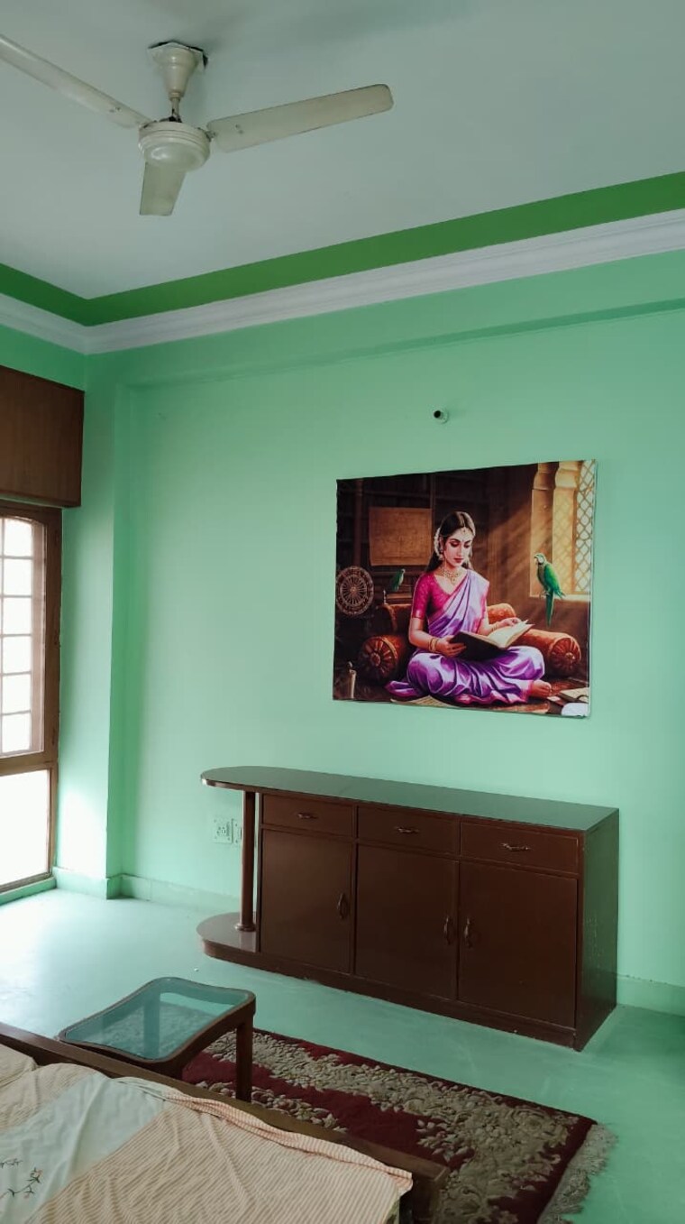 undefined, hazratganj 3 Bedroom 1650 Sq.Ft. Apartment In Hazratganj Lucknow 9560003