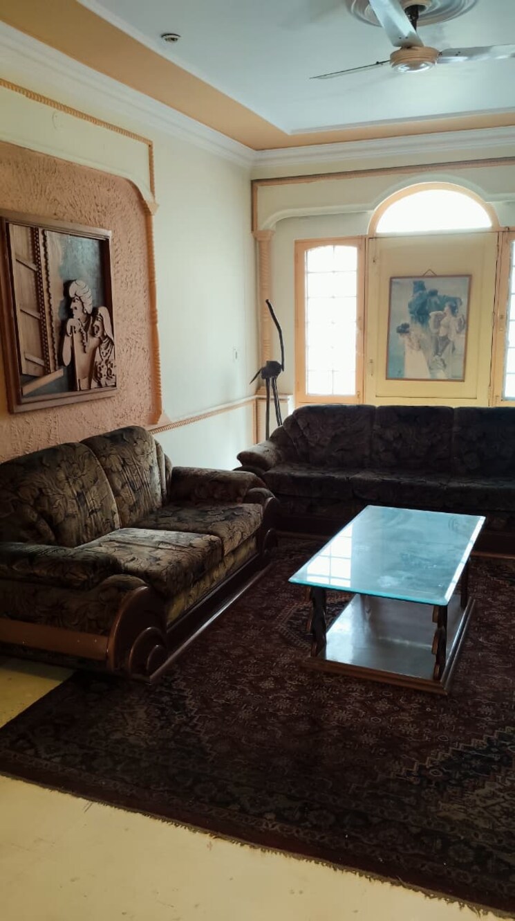 Living Room, hazratganj 3 Bedroom 1650 Sq.Ft. Apartment In Hazratganj Lucknow 9560003