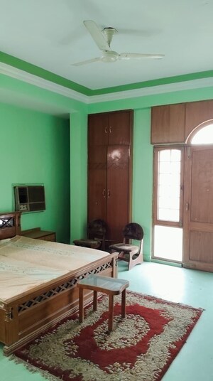 Living Room in 3 BHK Apartment at Hazratganj – for Rent