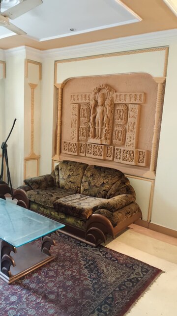 Living Room in 3 BHK Apartment at Hazratganj – for Rent