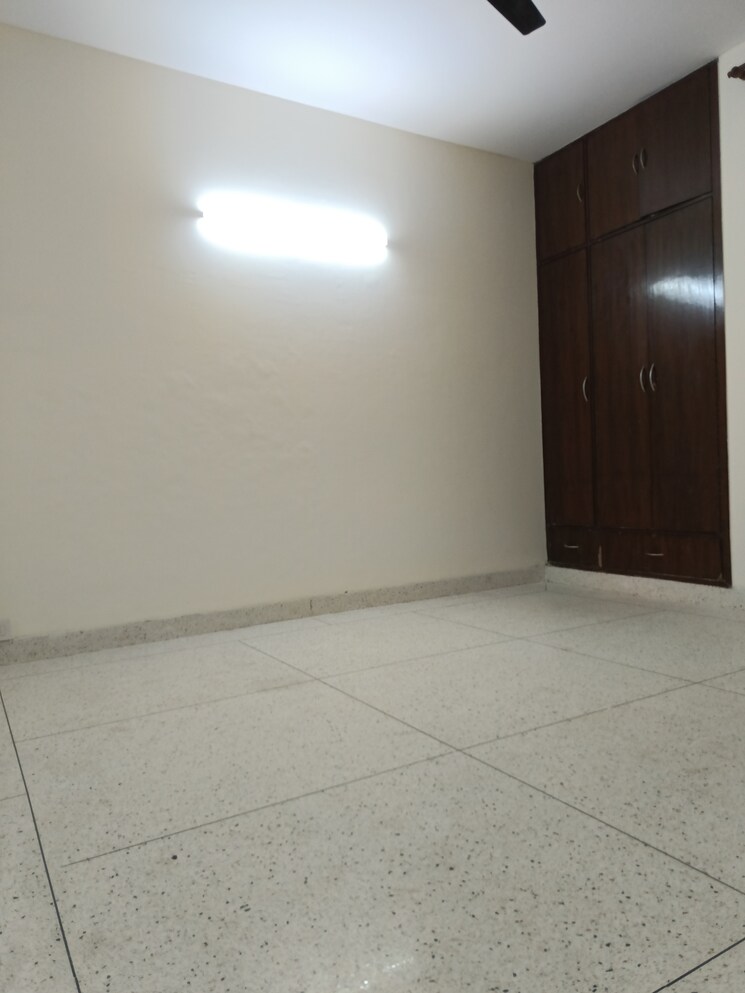 Room, unitech-south-city-ii 3 Bedroom 1300 Sq.Ft. Builder Floor In Sector 50 Gurgaon 9560029