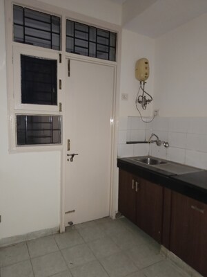 Bathroom in 3 BHK Builder Floor at Unitech South City II, Sector 50 – for Rent