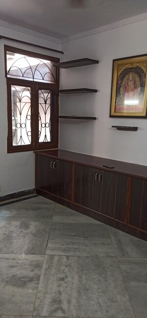 Furnished Amenities in 2 BHK Apartment at Sanskriti Apartments Gurgaon, Sector 43 – for Sale