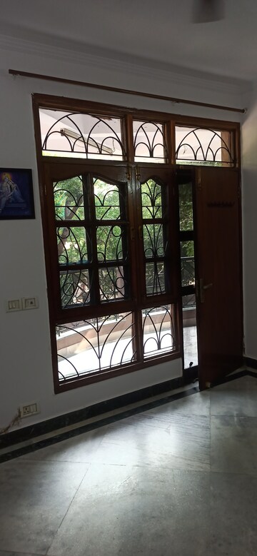 Furnished Amenities in 2 BHK Apartment at Sanskriti Apartments Gurgaon, Sector 43 – for Sale