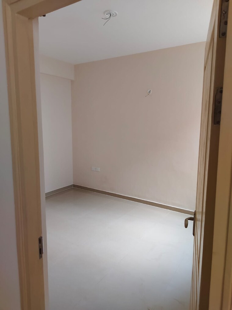 Room, oro-city 2.5 Bedroom 1000 Sq.Ft. Apartment In Jankipuram Lucknow 9560114