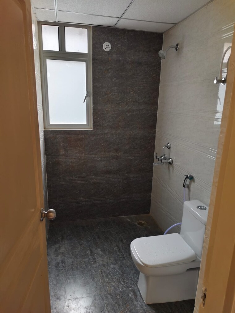 Bathroom, oro-city 2.5 Bedroom 1000 Sq.Ft. Apartment In Jankipuram Lucknow 9560114