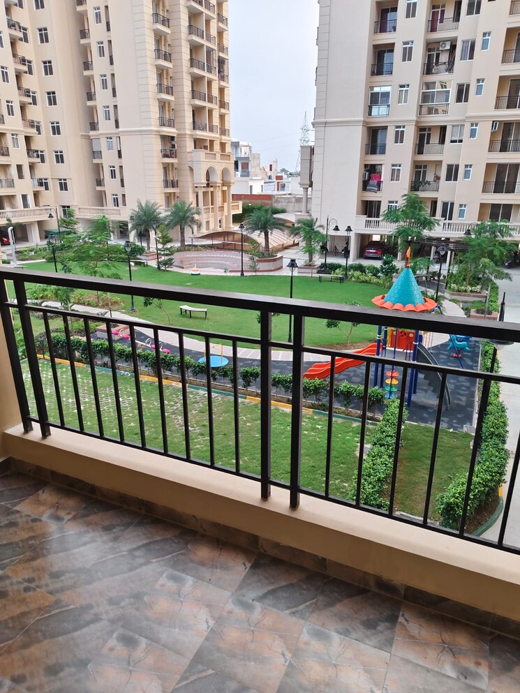 Balcony, oro-city 2.5 Bedroom 1000 Sq.Ft. Apartment In Jankipuram Lucknow 9560114