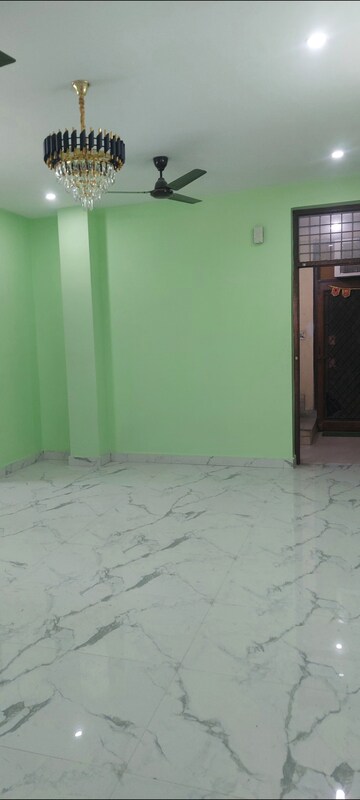 Room in 2 BHK Apartment at Aadharshila Apartment, Sarita Vihar – for Rent