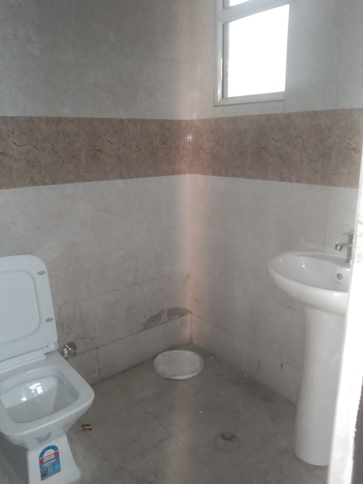 Bathroom, supertech-ecovillage-ii 2 Bedroom 1106 Sq.Ft. Apartment In Sector 16b Greater Noida Greater Noida 9560177