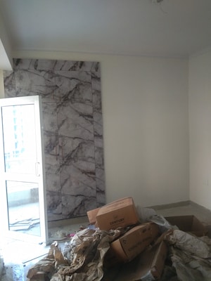 Room in 2 BHK Apartment at Supertech Ecovillage II, Sector 16b Greater Noida – for Rent