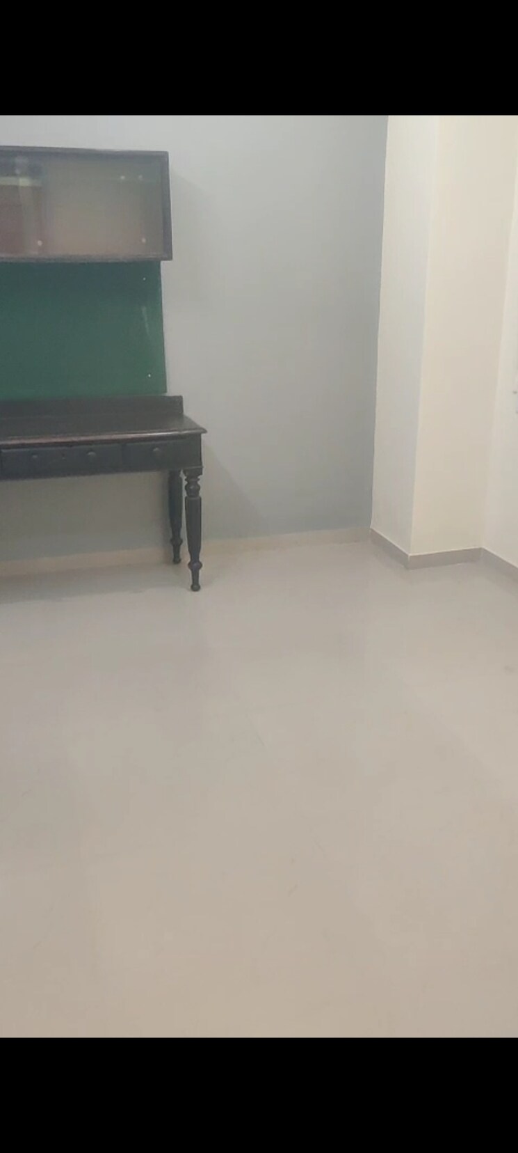 Room, borivali east 1 Bedroom 420 Sq.Ft. Apartment In Borivali East Mumbai 9560186