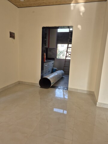 Room in 3 BHK Independent House at Nirman Apartments, Mayur Vihar Phase 1 – for Rent