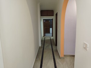 Building Lobby in 4 BHK Builder Floor at South Extension I – for Rent