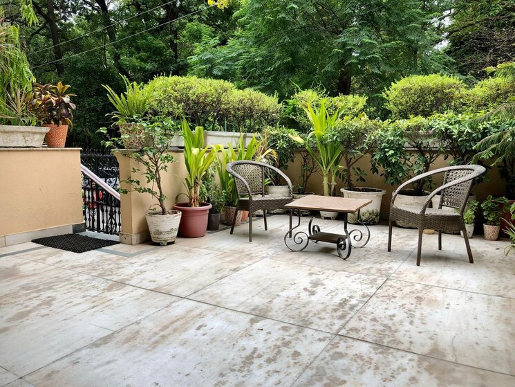 Gym, south extension i 4 Bedroom 500 Sq.Yd. Builder Floor In South Extension I Delhi 9560199