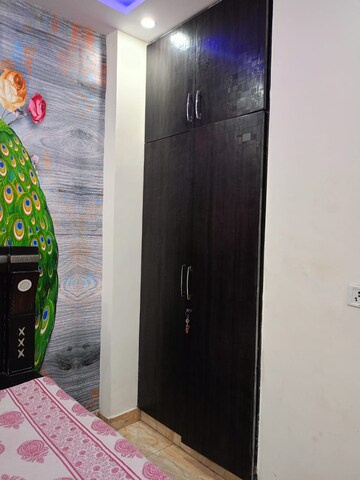 Furnished Amenities in 3 BHK Builder Floor at Uttam Nagar – for Sale