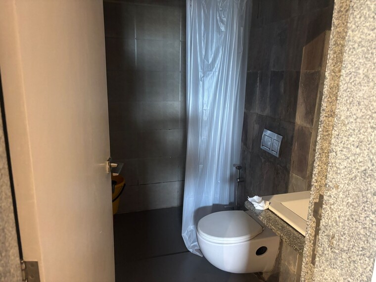 Bathroom, wadgaon sheri 2 Bedroom 880 Sq.Ft. Apartment In Wadgaon Sheri Pune 9560257