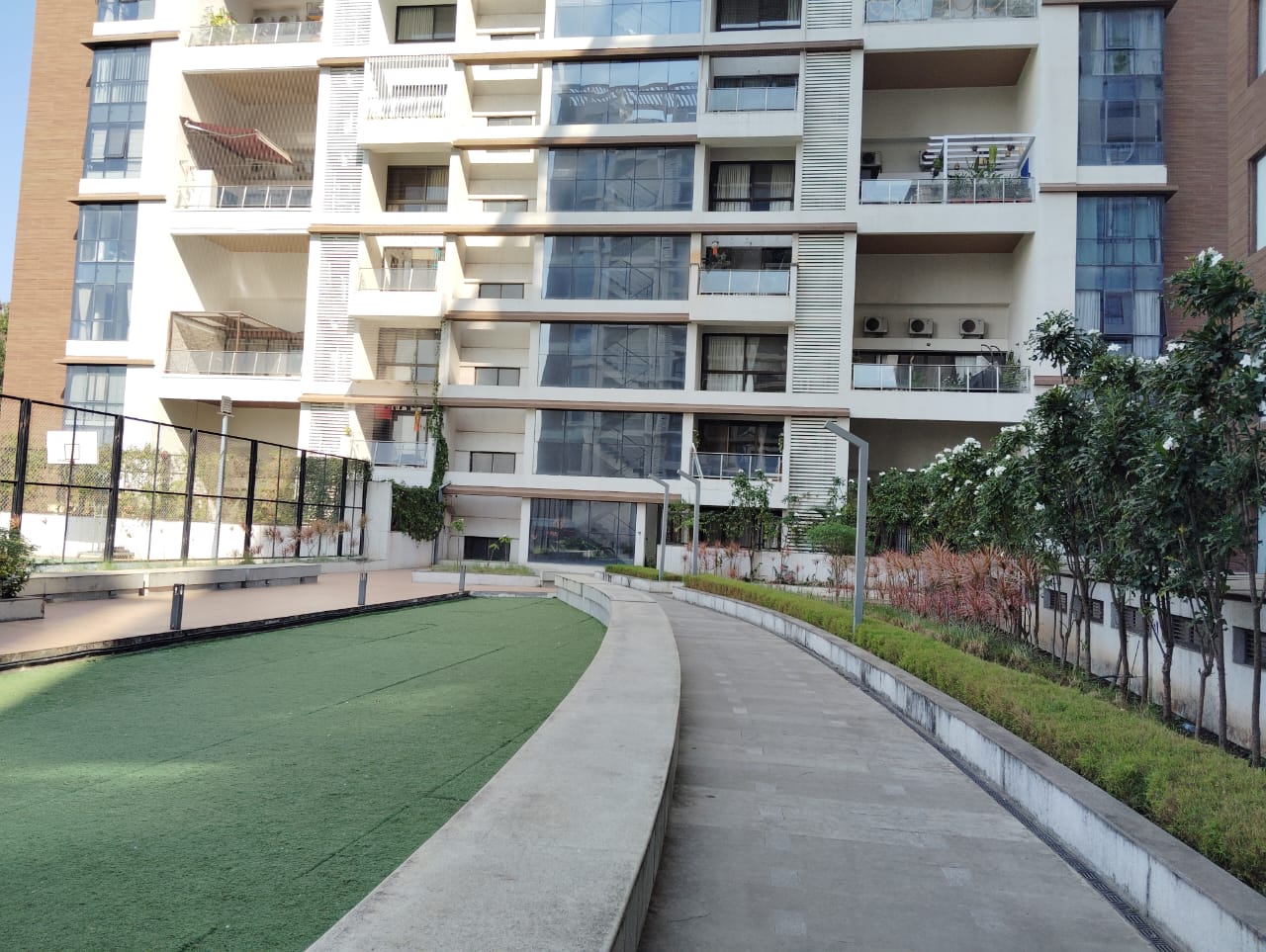 4 BHK + Servant Room Apartment For Rent in Gera Isle Royale