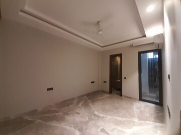 Room in 3 BHK Builder Floor at Greater Kailash Part 3 – for Rent