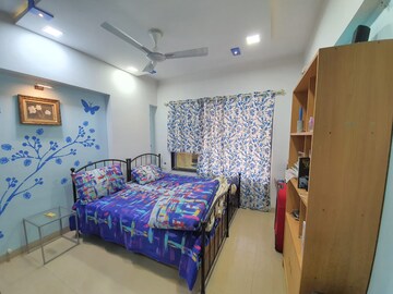 Bedroom in 2 BHK Apartment at Greenwoods CHS, Andheri East – for Rent
