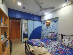 Bedroom in 2 BHK Apartment at Greenwoods CHS, Andheri East – for Rent
