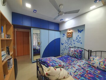 Bedroom in 2 BHK Apartment at Greenwoods CHS, Andheri East – for Rent