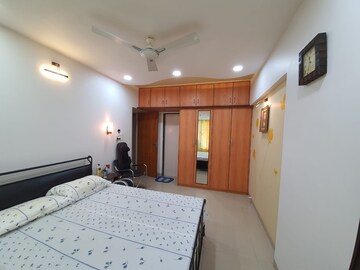 Bedroom in 2 BHK Apartment at Greenwoods CHS, Andheri East – for Rent