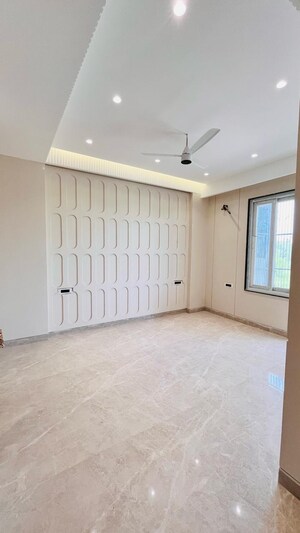 Room in 4 BHK Builder Floor at Ansal API Esencia, Sector 67 – for Sale